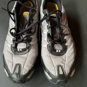 Nike shoe livestrong Men’s size 11